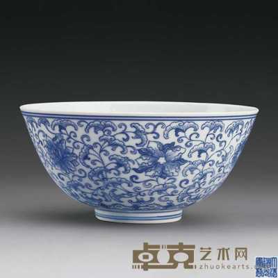 清道光 淡描青花缠枝莲纹碗 14.2cm